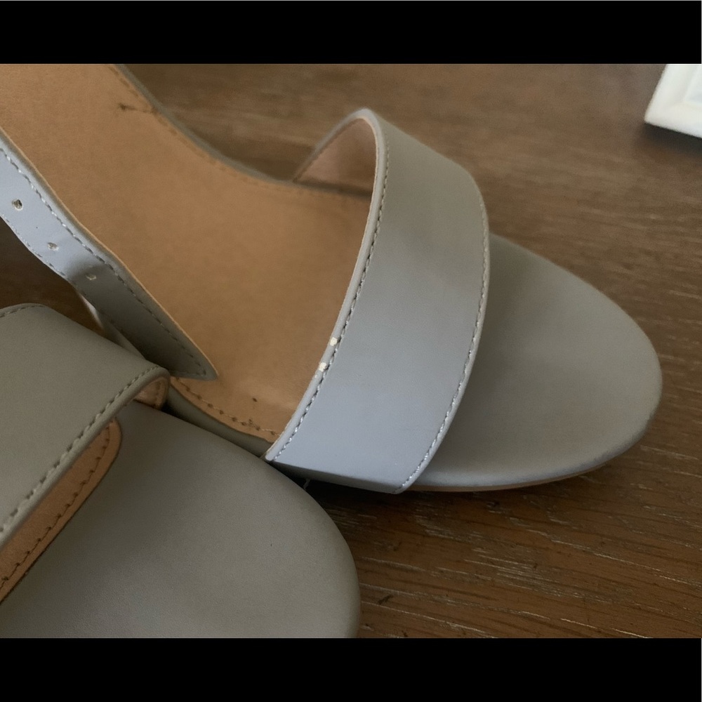 Gray heels - Picture 4 of 4